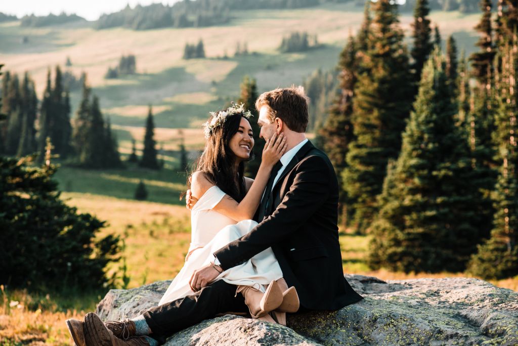 mount rainier washington pacific northwest pnw mountain elopement wedding