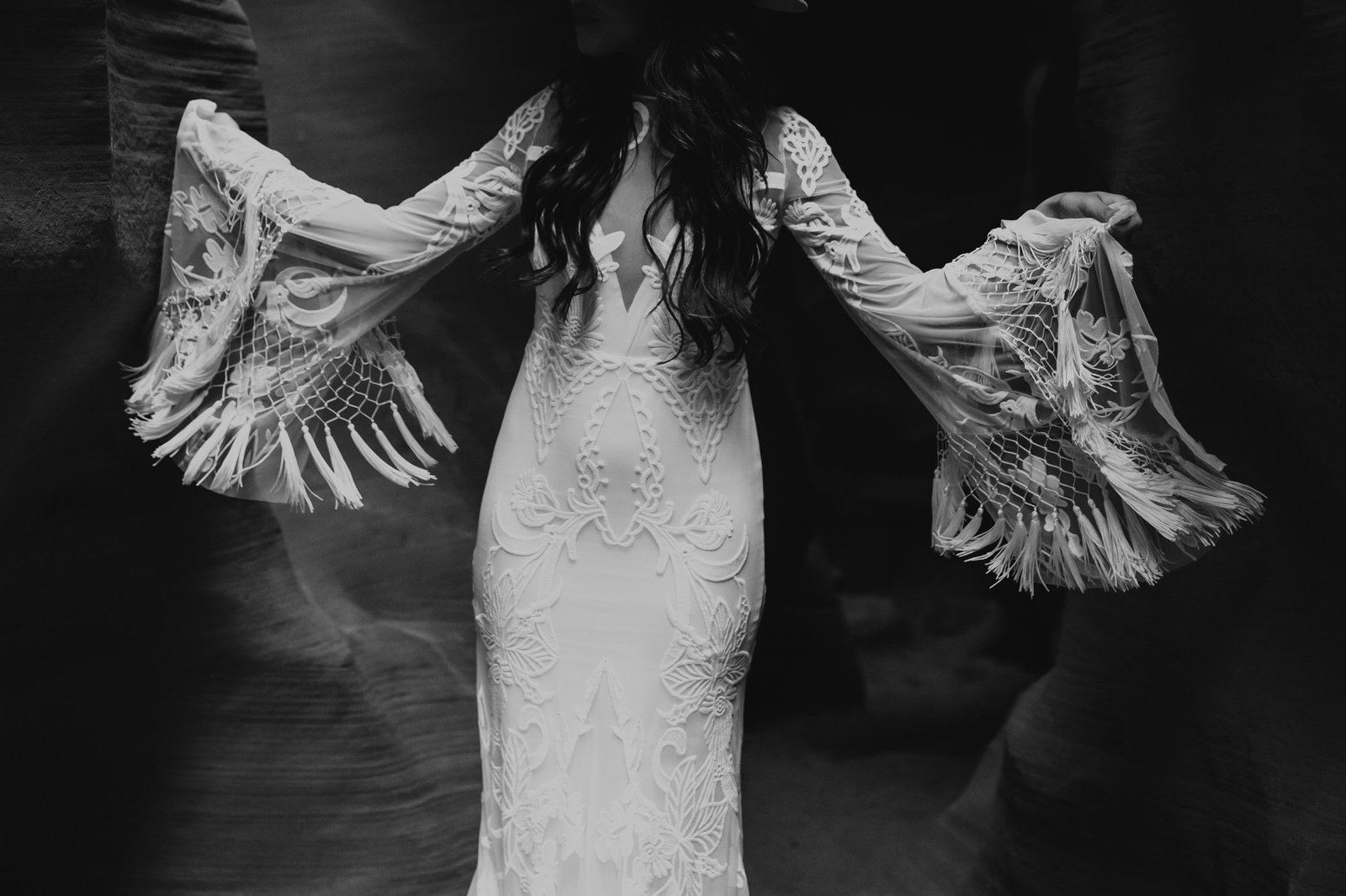 Savanna-Kaye-Horseshoe-Bend-Antelope-Canyon-Elopement_Arizona-3541 Detail shot of rue de seine wedding dress.