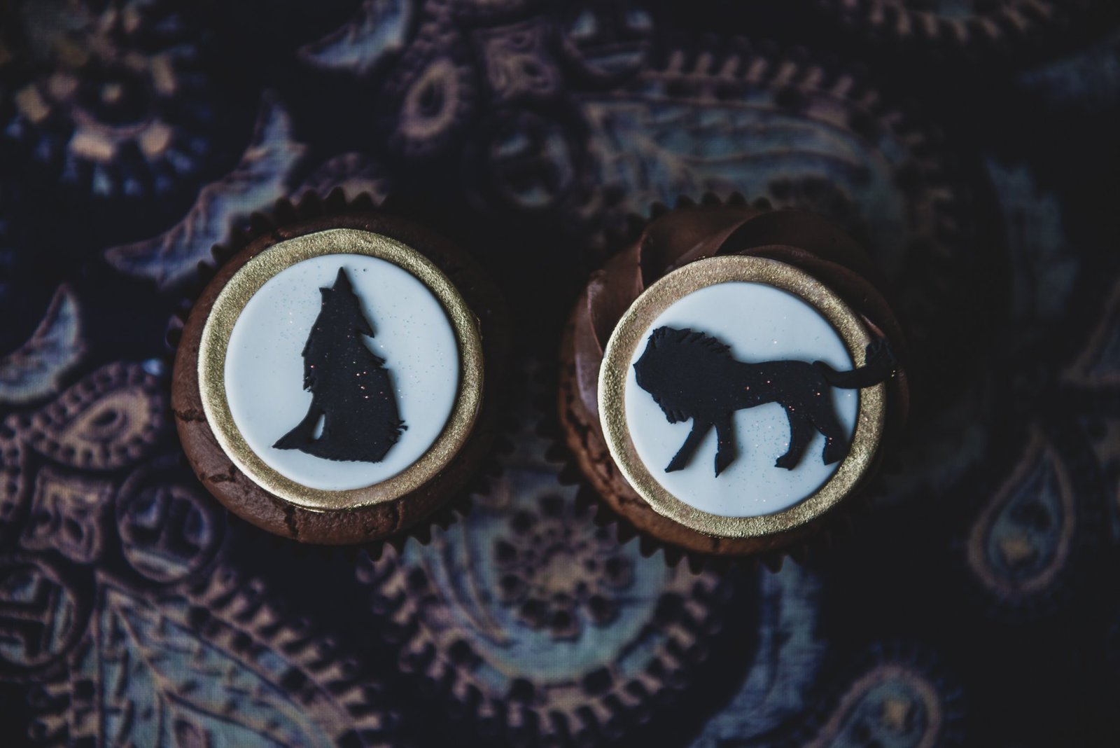 Cupcake decor with forest animals.