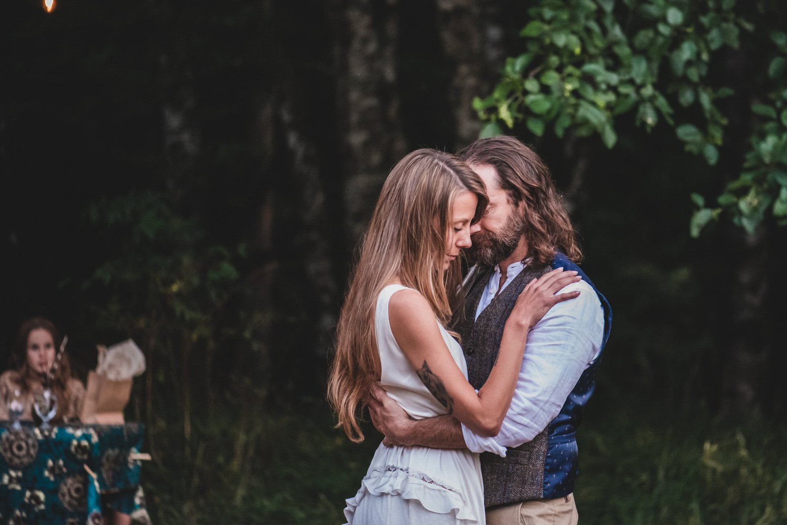 First dance between bride and groom