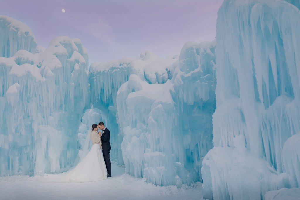 ice castle for winter wedding photo.