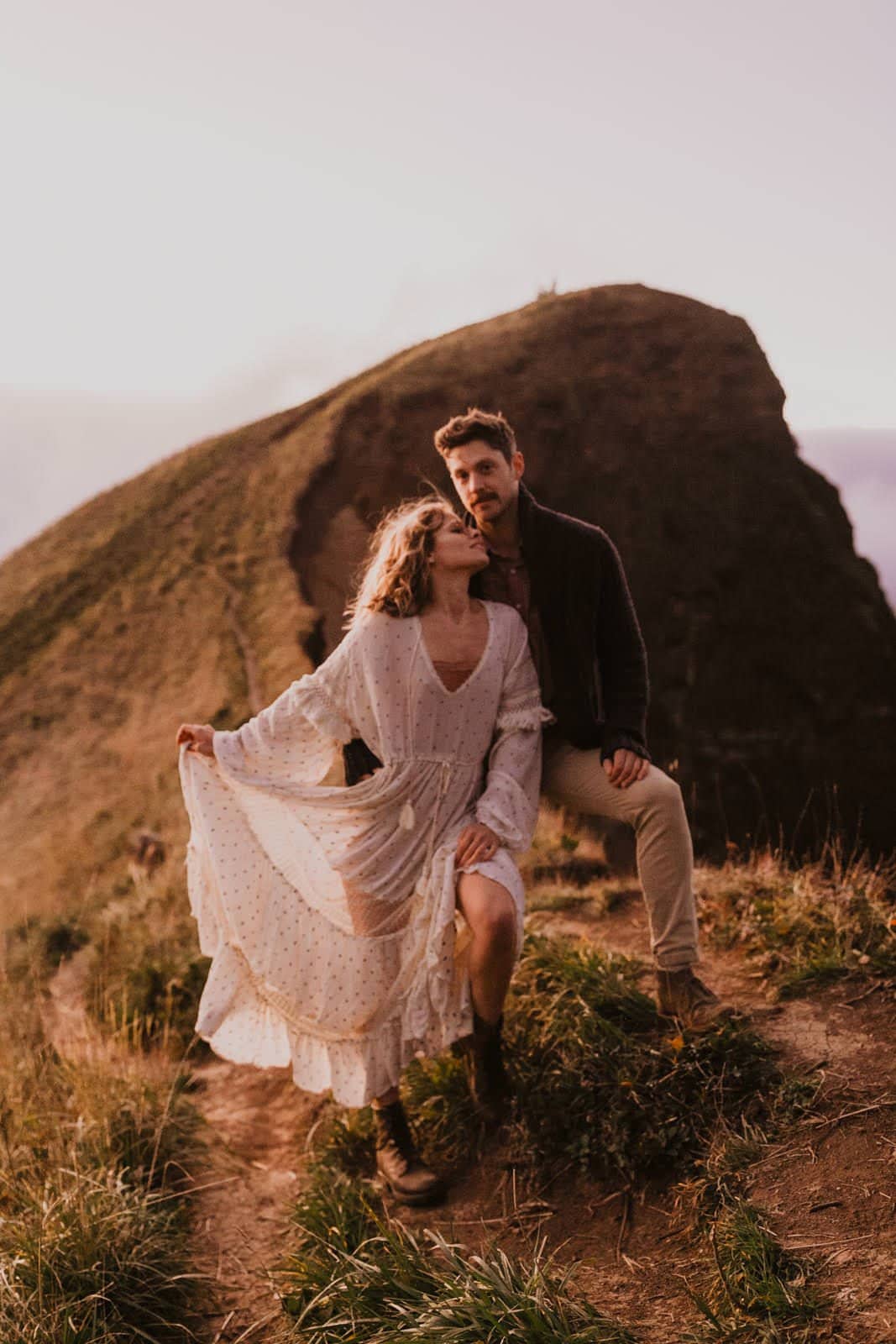 zoe-steindly-engagment-photography engagement photo session with couple by the coast