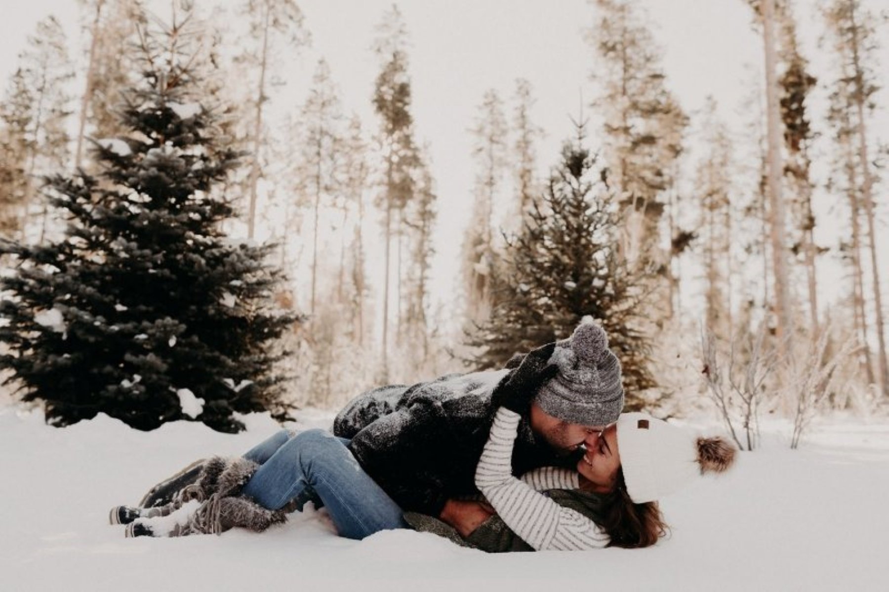 what to wear for your engagement photos