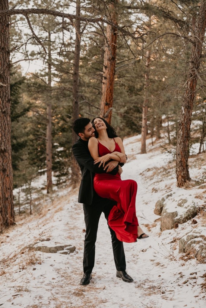 Winter engagement photos for engagement season
