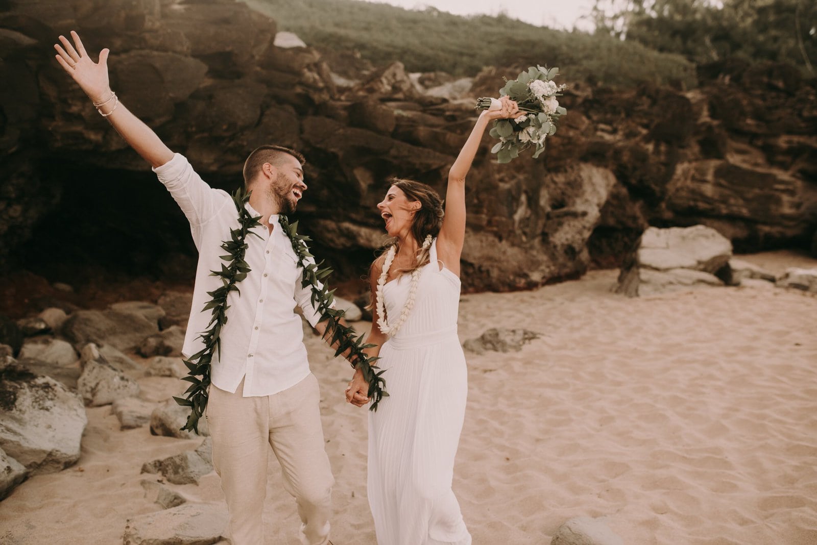 maui wedding photography-29 groom and bride celebrating