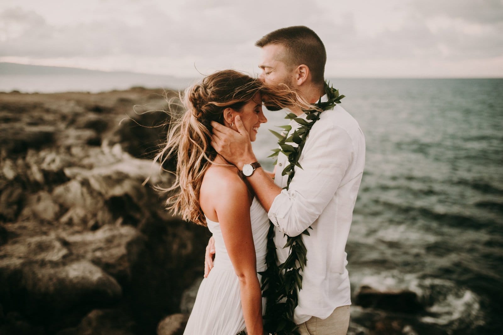 maui wedding photography-59 bride in groom in Hawaii