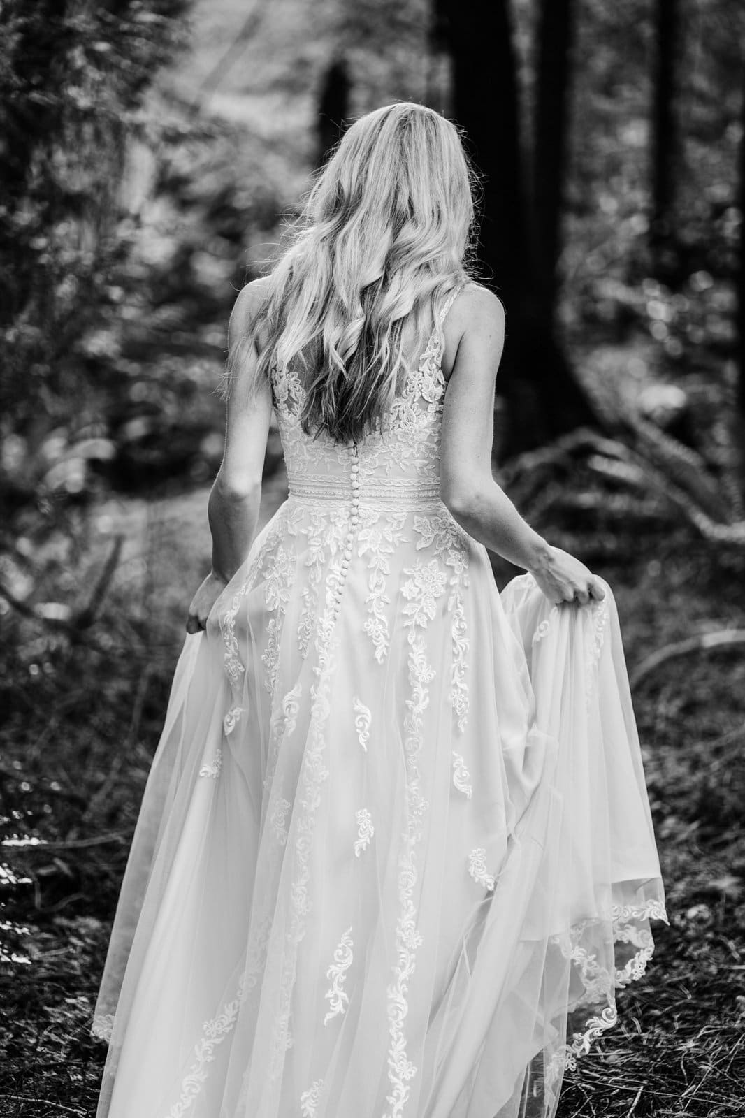 Essence of Australia | Q1 2020 Essense of Australia D2782 for brides