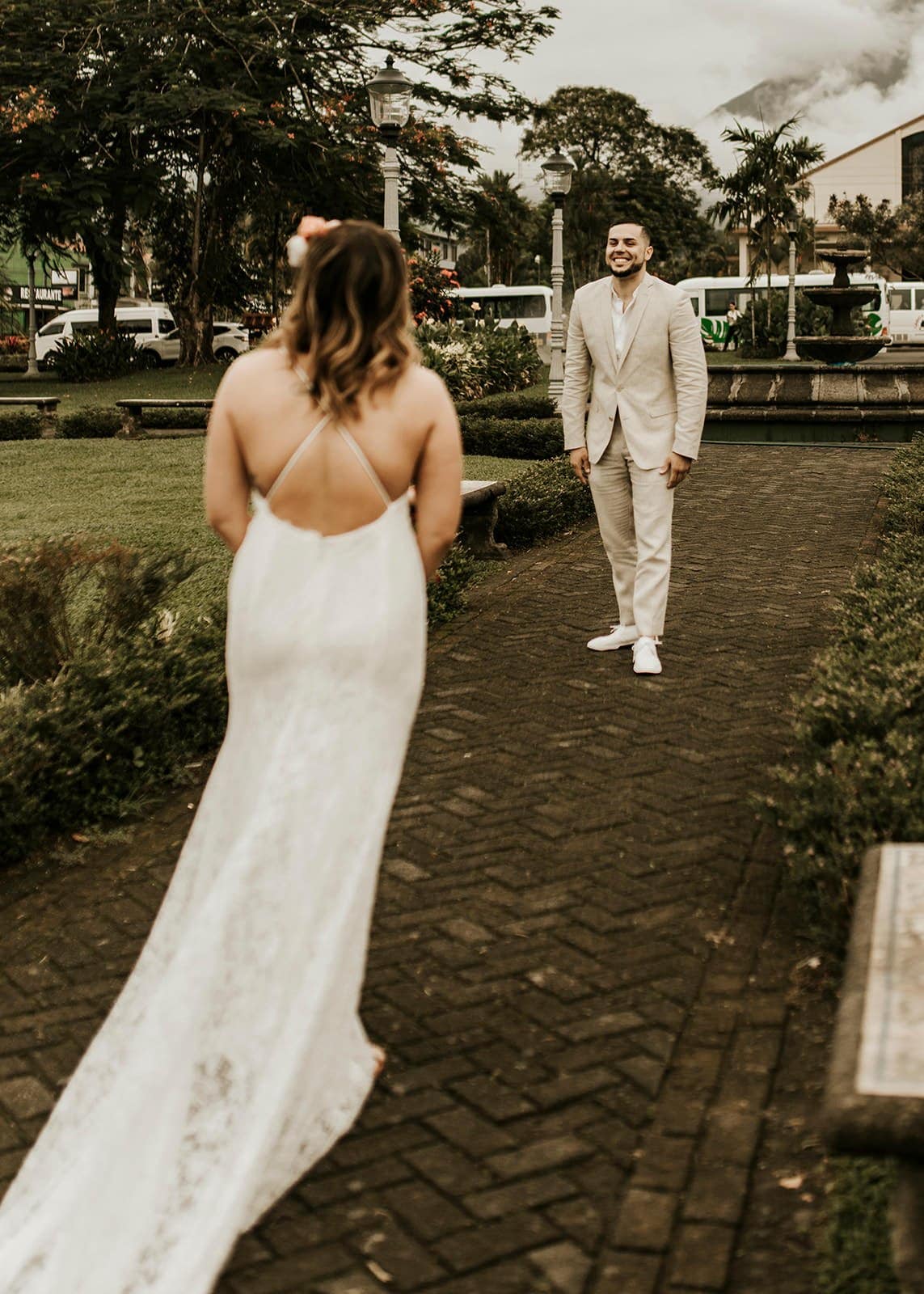 Jamie & Joey first look moment