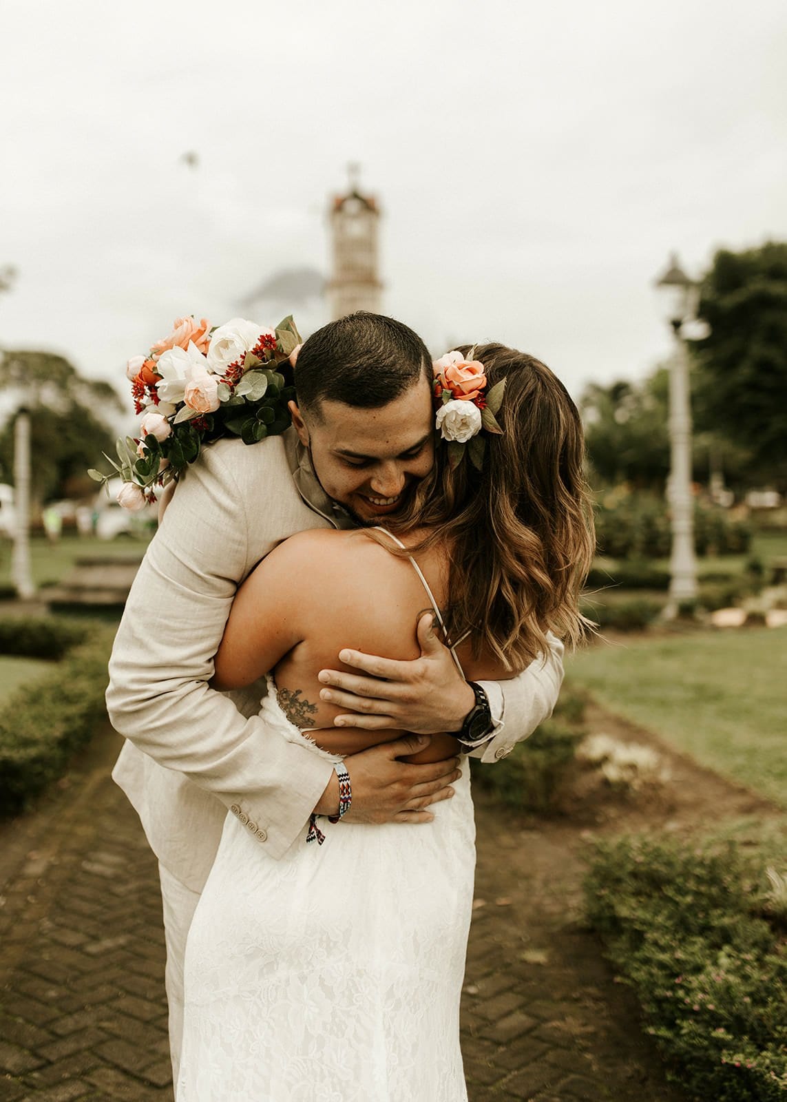 Jamie & Joey romantic first look pictures