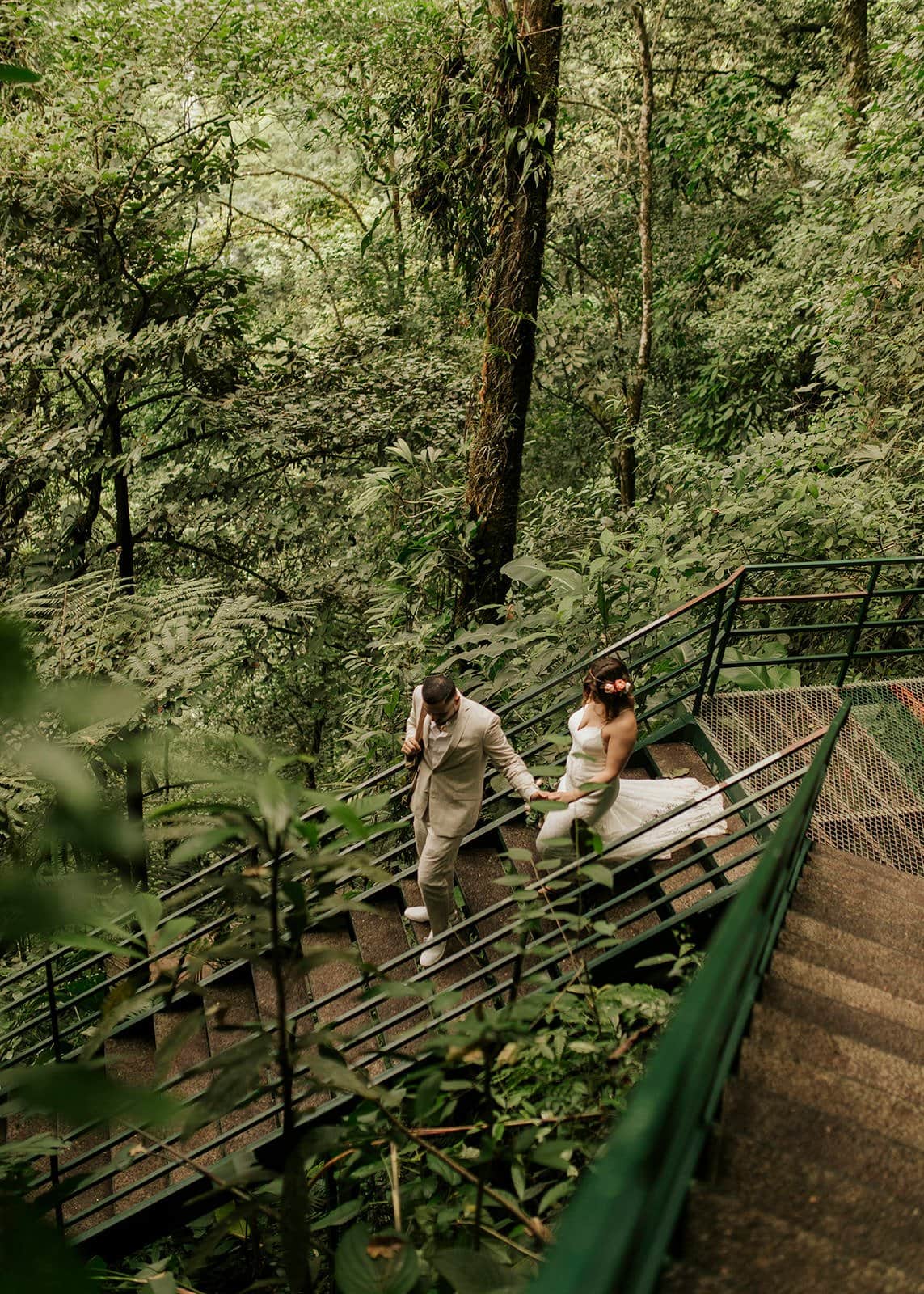 Jamie & Joey couple in Costa rica rainforest