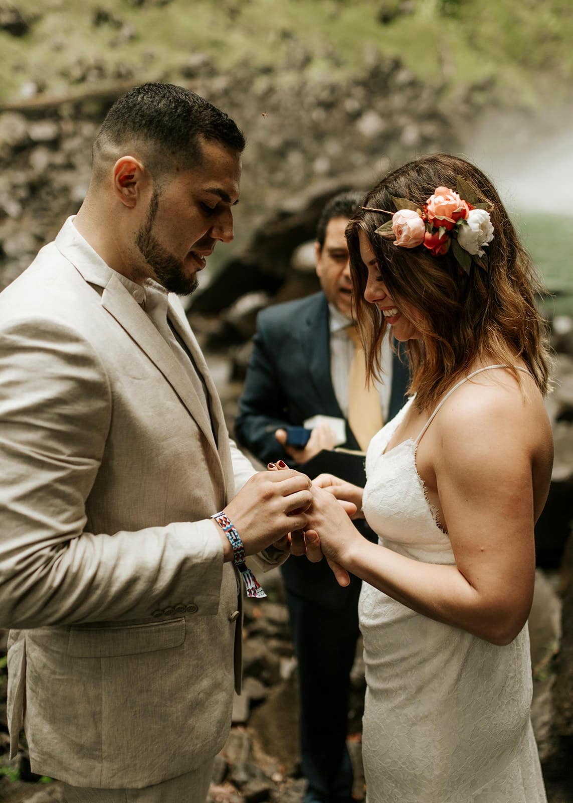Jamie & Joey exchanging rings during ceremony