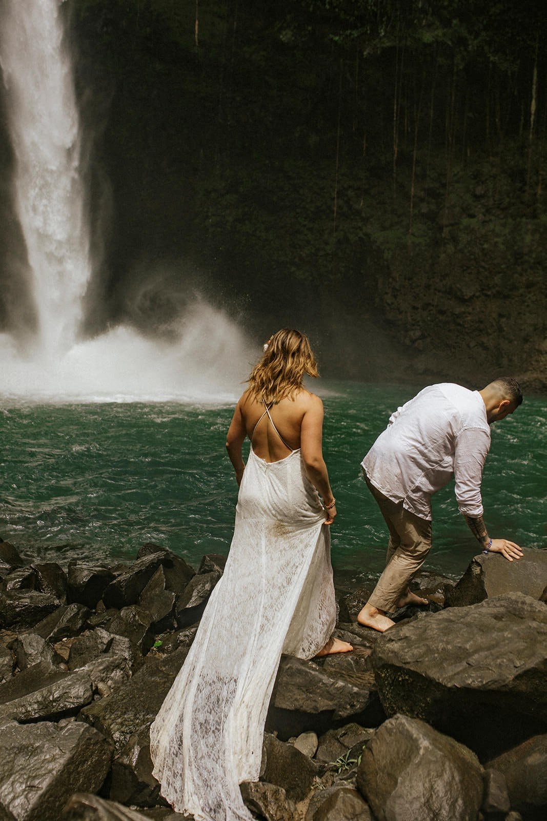 Jamie & Joey costa rica elopement at waterfall