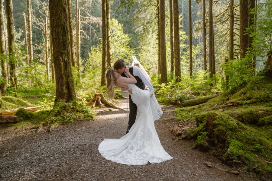 Washington Elopement Photographer