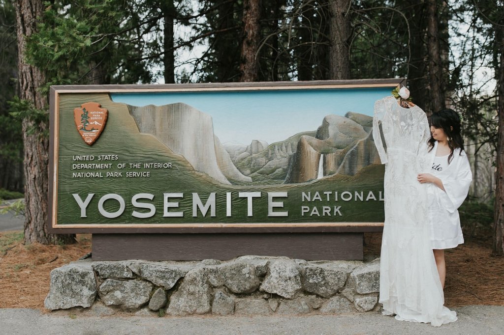 Yosemite welcome sign