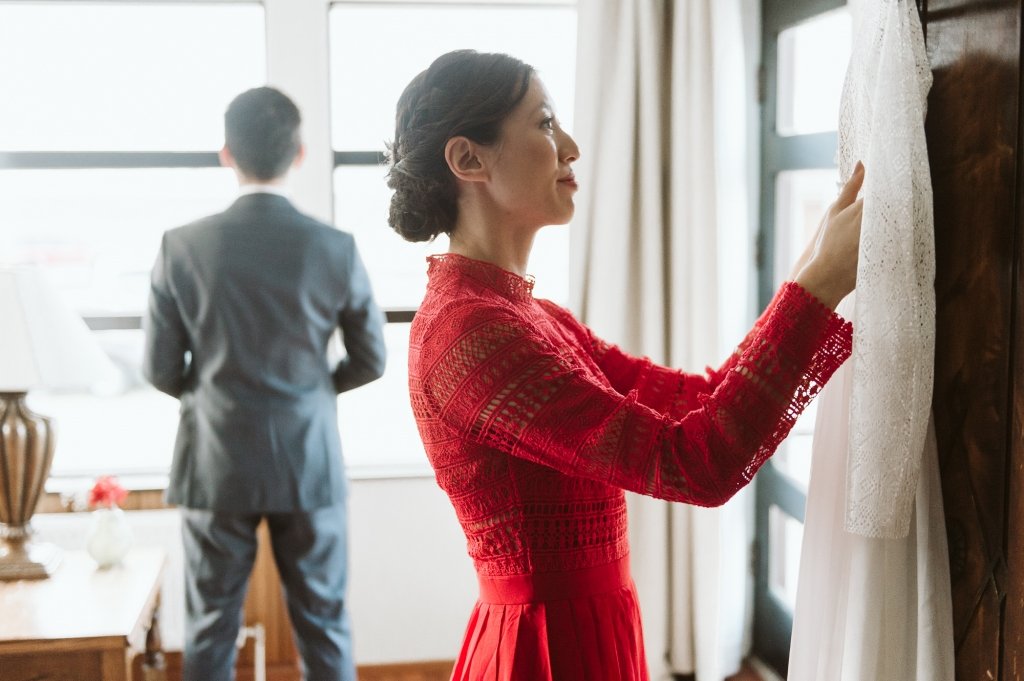 traditional chinese ceremony getting ready