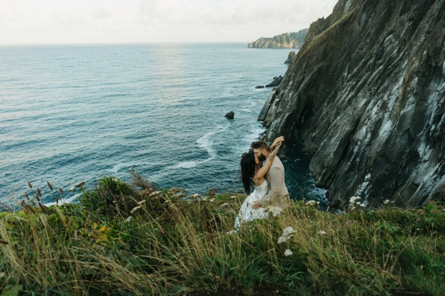 Rocky, moody elopement on the Oregon Coast.