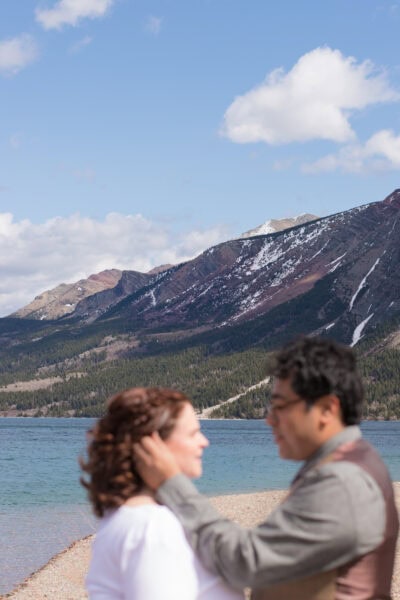 The mounatins were still covered of snow for this elopement. 
