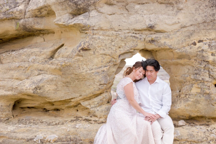 SV Photograph is serving the UNESCO site of Writing-on-stone. 
