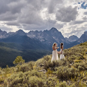 Multi-Day Backpacking Elopement – Beartooth Mountains